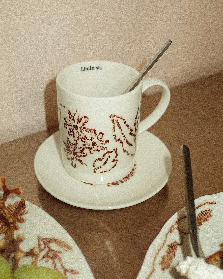 Daisy _ scented mini tea cup
